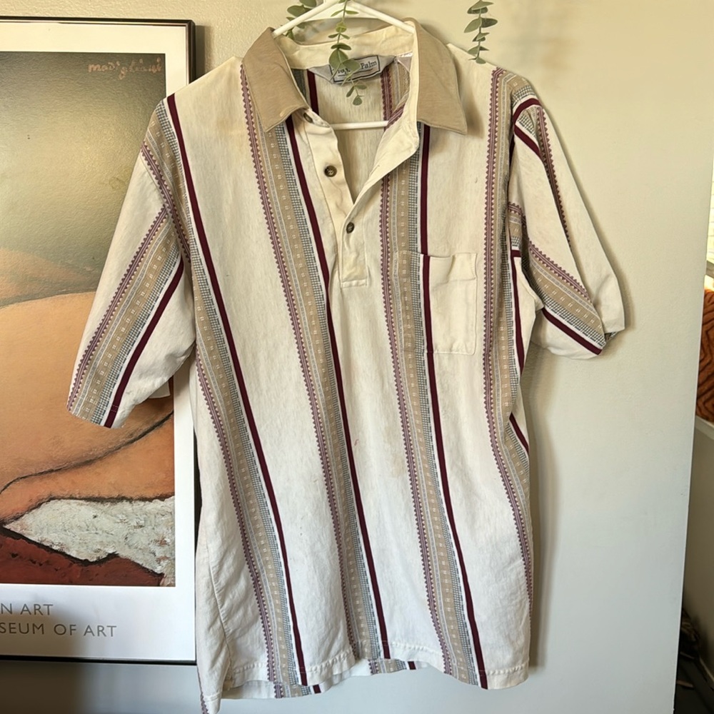 Men’s Vintage Collared Shirt.